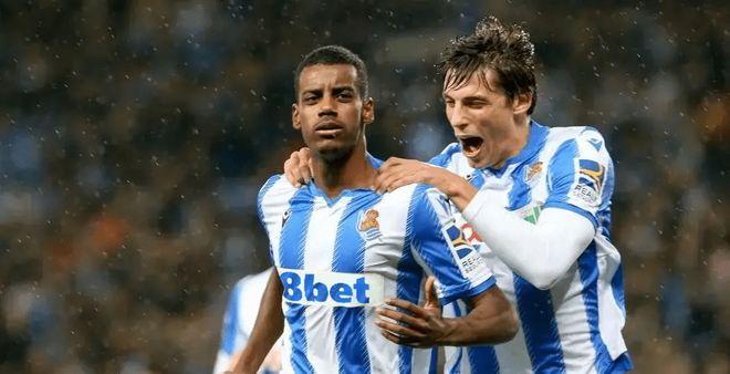 更因为背后 更因为背后