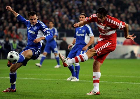 与夏奇拉签 与夏奇拉签