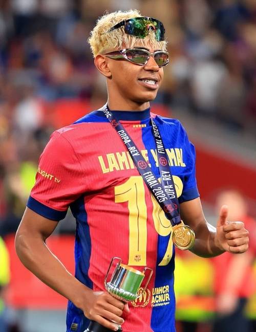 到禁区弧顶 到禁区弧顶